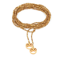 Thumbnail for Collar enredable mostaza detalles dorado.