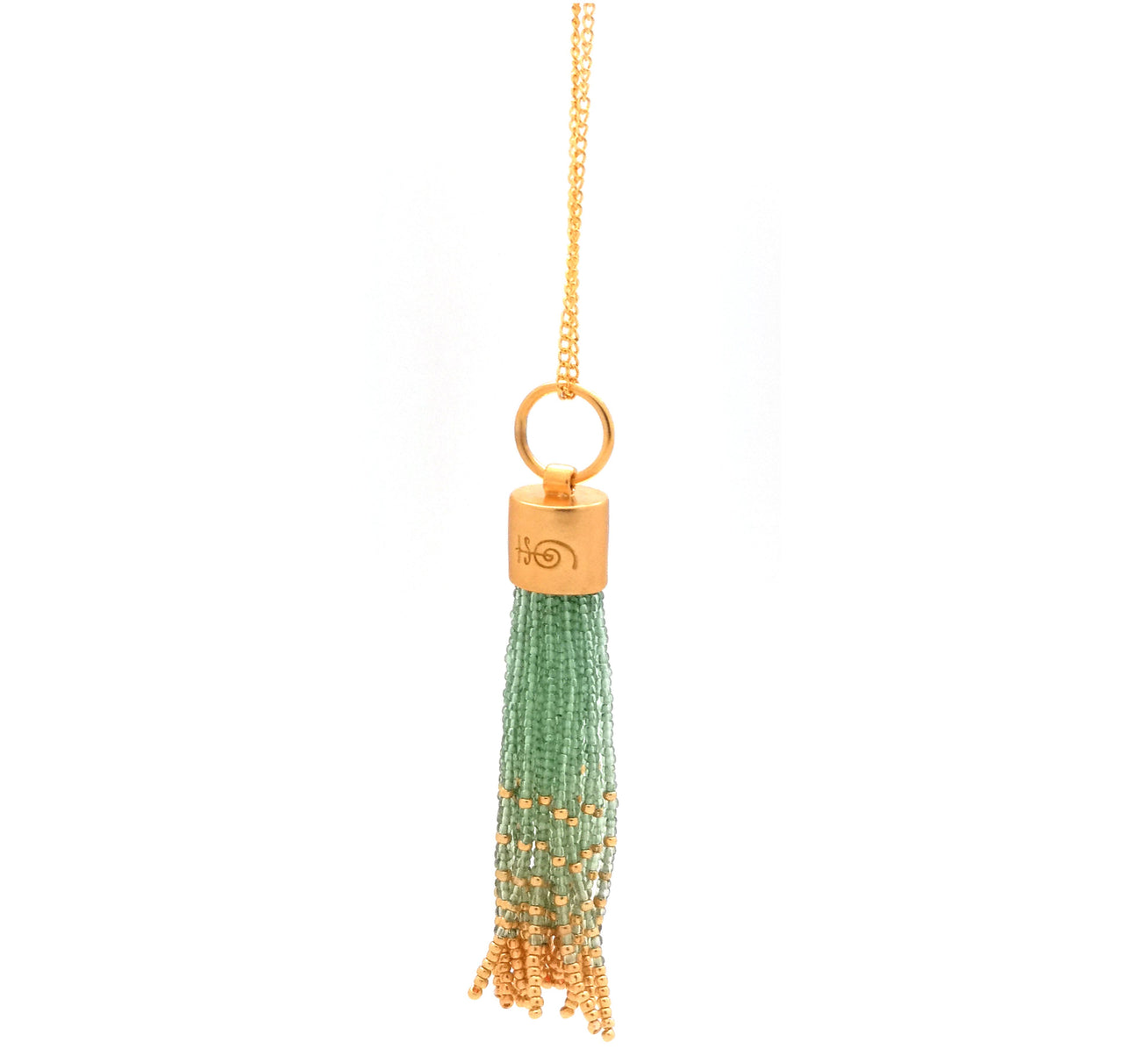 Collar flecos dorado.