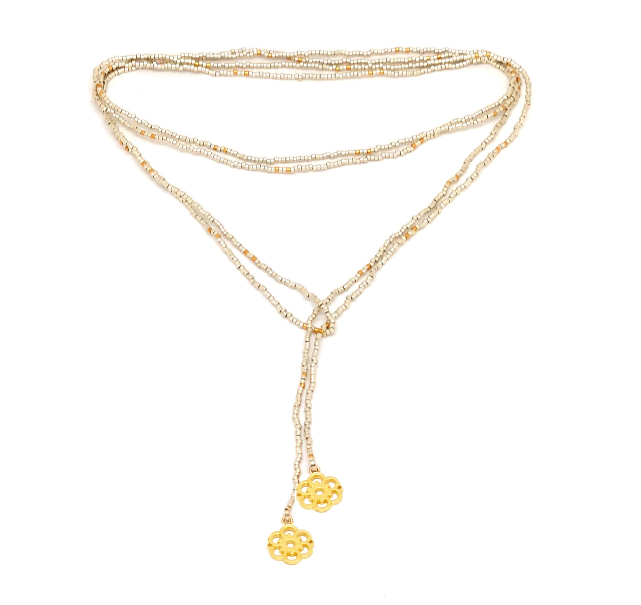 Collar enredable plata detalles dorados.