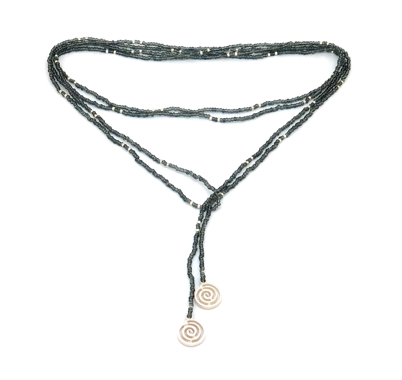 Collar enredable azul humo detalles plata.