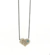 Collar corazón con cadena de plata pavonada.