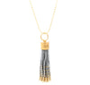 Collar flecos dorado.